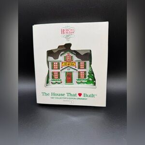 1997 Dept 56 The House That Love Built Ronald McDonald House Ornamentt